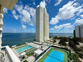 770 Claughton Island Dr in Miami, FL - Building Photo