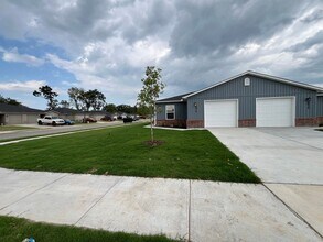 6614 NW Brickhaven St in Bentonville, AR - Building Photo - Building Photo