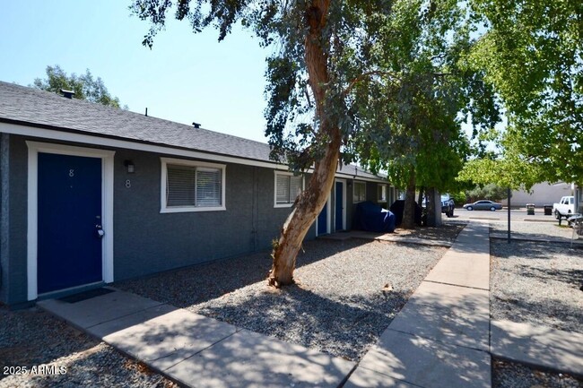 property at 3004 E Waltann Ln