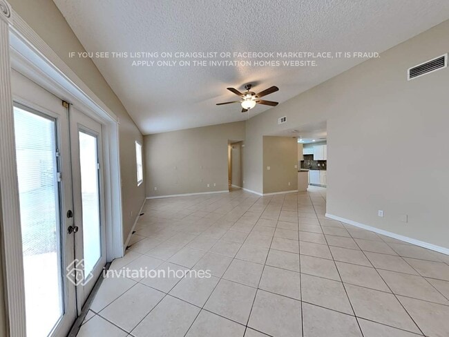 820 Little Town Rd in Port Orange, FL - Foto de edificio - Building Photo