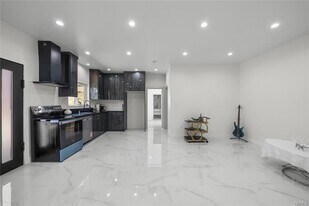 10801 1/2 Wescott Ave in Los Angeles, CA - Building Photo