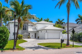 465 Golden Beach Dr in Golden Beach, FL - Building Photo - Building Photo