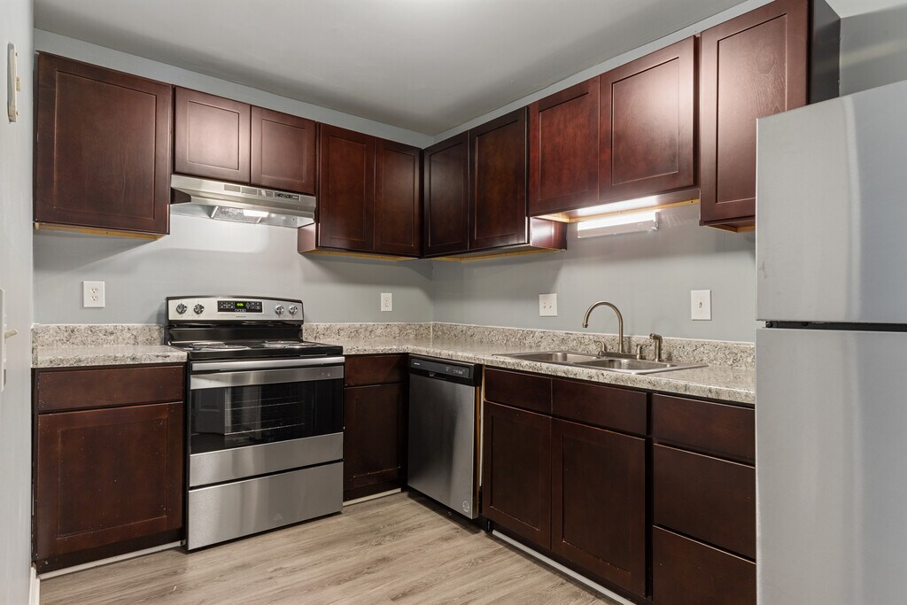 Cloisters and Foxfire Apartments High Point, NC Apartments