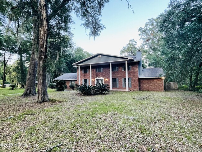 property at 3232 Country Oaks Dr