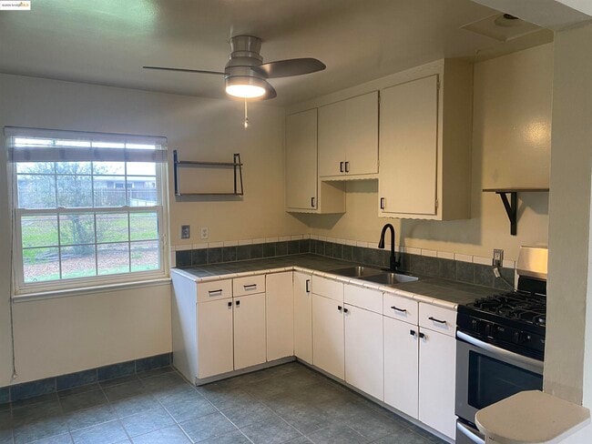4676 Augustine St in Pleasanton, CA - Building Photo - Building Photo