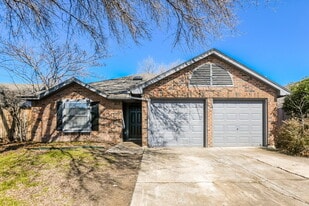 1354 Gainsborough Way in Fort Worth, TX - Building Photo