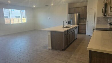 1797 Eagle River Ave in Manteca, CA - Building Photo - Building Photo