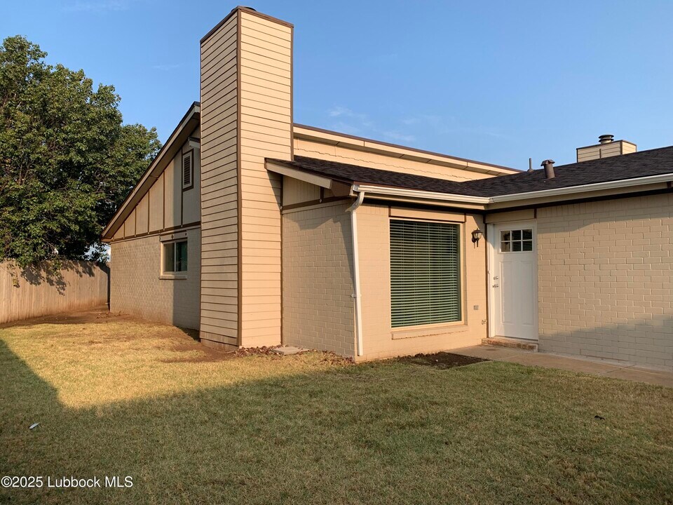 507 N Dover Ave in Lubbock, TX - Building Photo