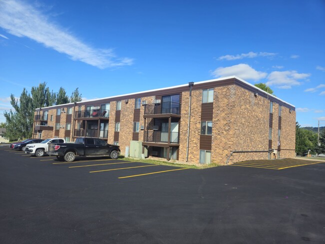 Harvard Estates Apartments in Spearfish, SD - Building Photo - Building Photo