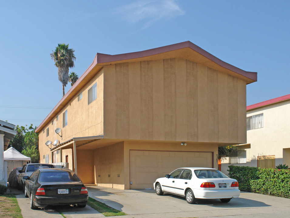 2827 Corning St in Los Angeles, CA - Building Photo