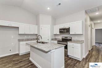 528 Martens Ct in Goddard, KS - Building Photo - Building Photo