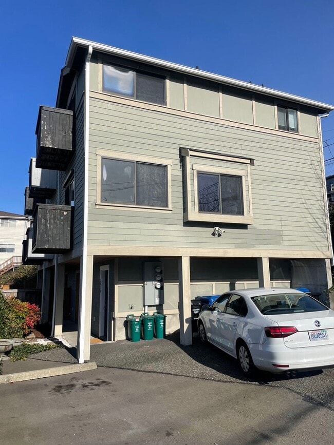 3914 SW Graham St in Seattle, WA - Building Photo - Building Photo