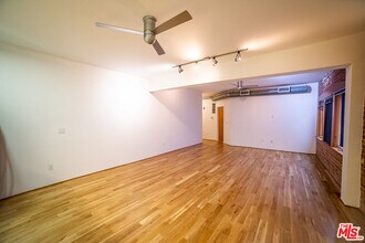 8 Brooks Ave in Los Angeles, CA - Building Photo - Building Photo