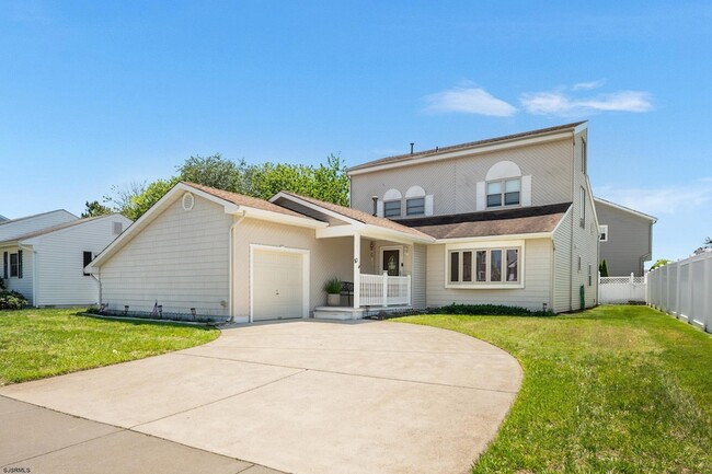 property at 10 Explorer Rd