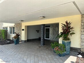 3420 Gulf Shore Blvd N in Naples, FL - Building Photo - Building Photo