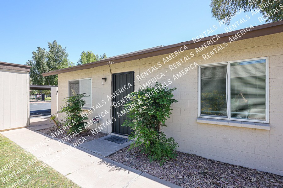 3333 S Parkside Dr in Tempe, AZ - Building Photo