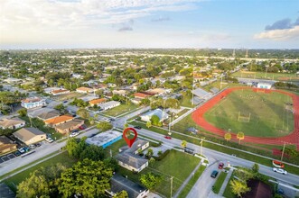 1371 NW 27th Ave in Fort Lauderdale, FL - Building Photo - Building Photo