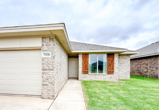 7006 11th St in Lubbock, TX - Building Photo - Building Photo