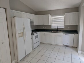 3570 Sugarplum Ln in Port Orange, FL - Building Photo - Building Photo