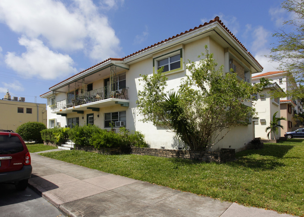 1700 Galiano St in Coral Gables, FL - Foto de edificio