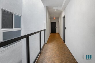 Rosewood Heights by Wiseman in Los Angeles, CA - Foto de edificio - Building Photo