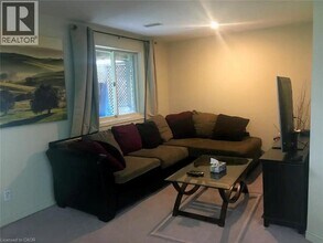 2111 Countrystone Pl in Kitchener, ON - Building Photo - Building Photo