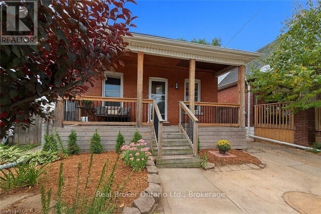 96 London St N in Hamilton, ON - Building Photo - Building Photo