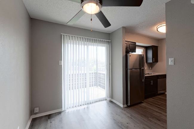 531 Bedford Rd in Bedford, TX - Building Photo - Building Photo