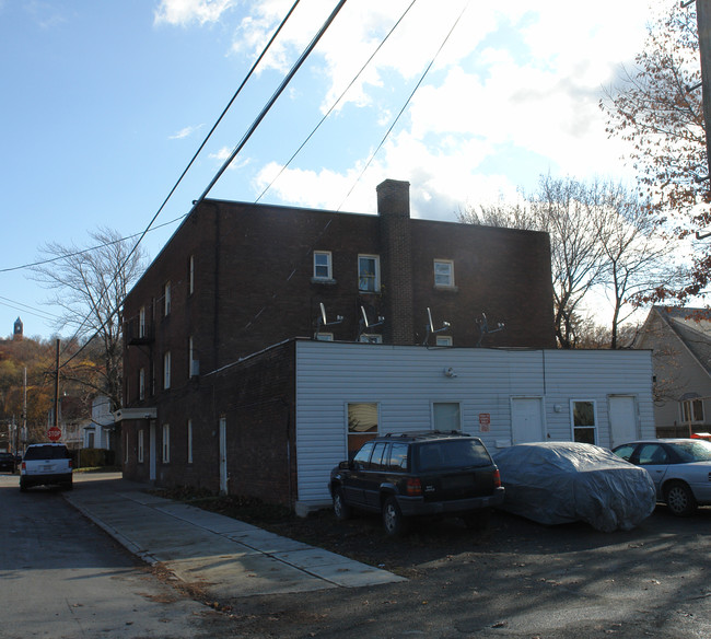 40 102nd St in Troy, NY - Foto de edificio - Building Photo