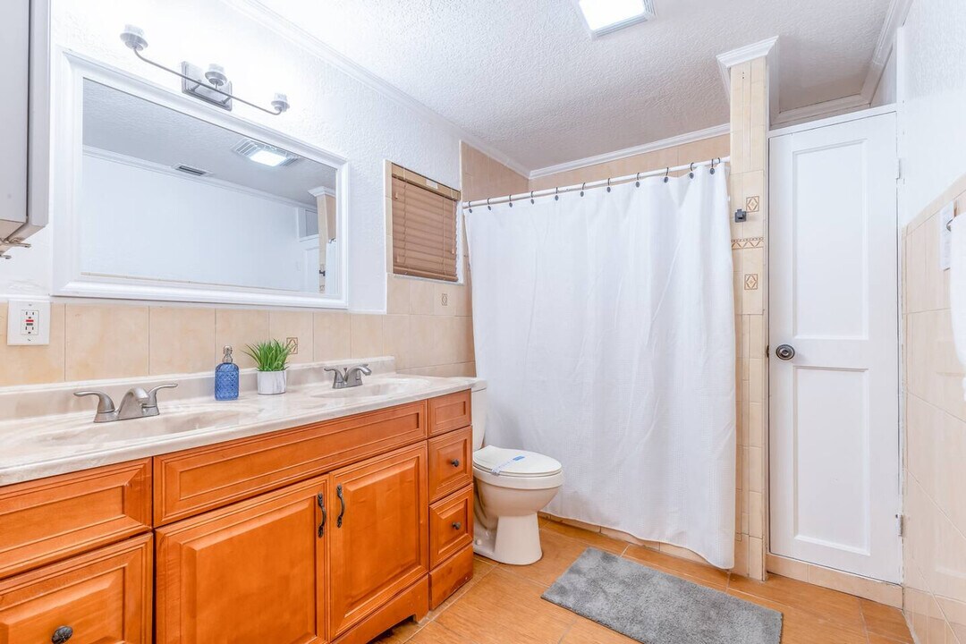 910 NE 49th St in Pompano Beach, FL - Building Photo