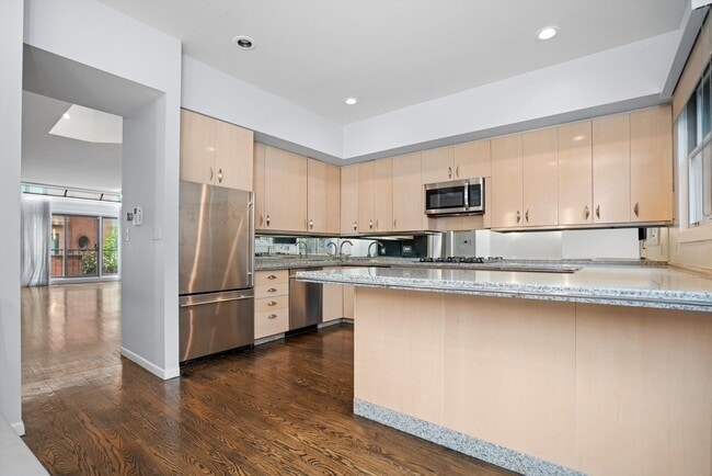property at 171 W Goethe St