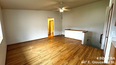 445 E Gloucester St in Gladstone, OR - Building Photo - Building Photo