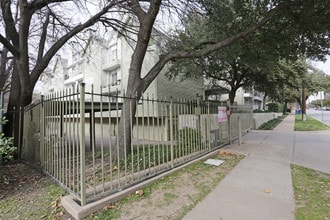 The Colonnade on Cole in Dallas, TX - Foto de edificio - Building Photo