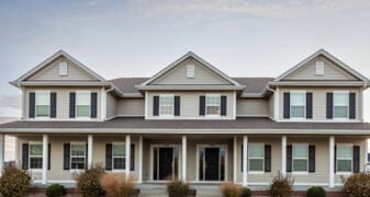 Elm St Villas in Ankeny, IA - Building Photo