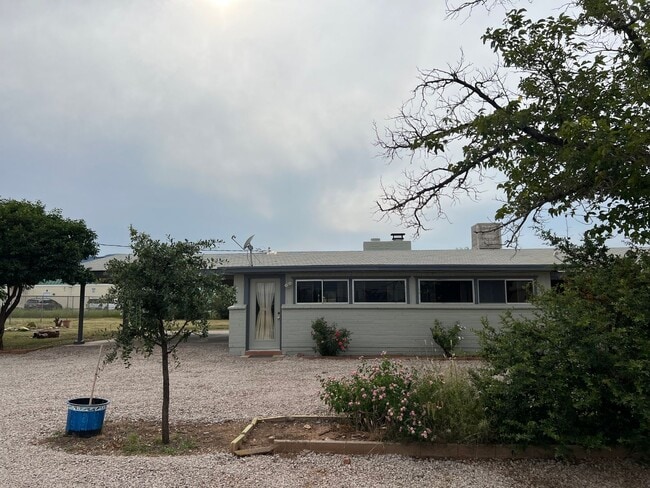 property at 4105 E Bevers St