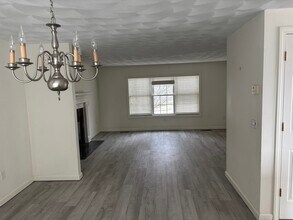 13 Navajo Rd in Worcester, MA - Building Photo - Building Photo