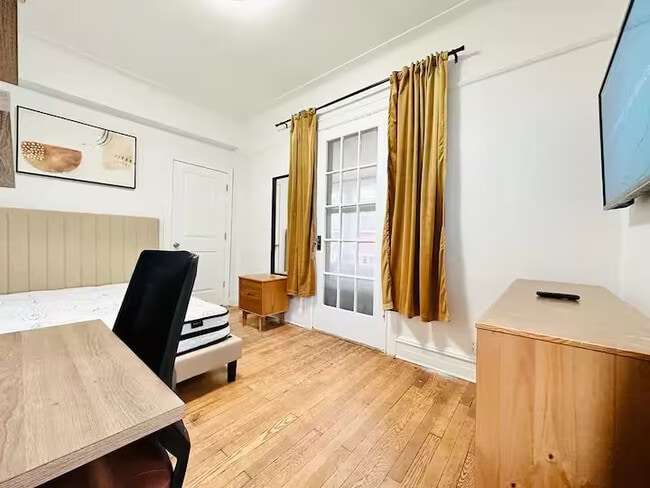 Furnished room/NOT APARTMENT in Brooklyn, NY - Building Photo - Building Photo