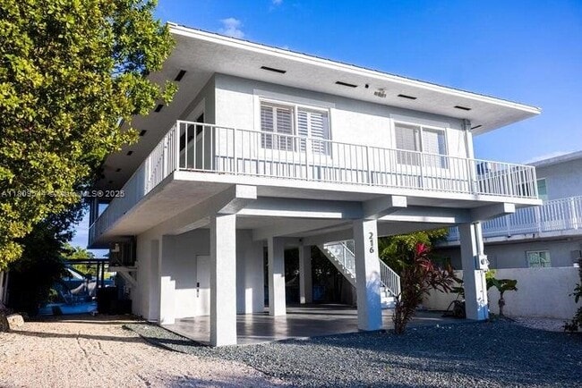 property at 216 La Paloma Rd