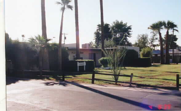 Plaza Arms Apartments in Phoenix, AZ - Building Photo