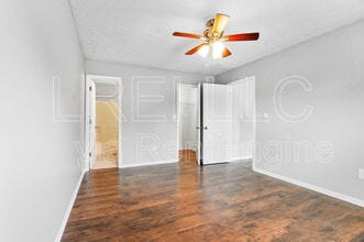 6707 Fenske Ln in Louisville, KY - Building Photo - Building Photo