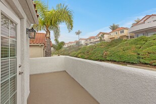 35 Antigua Rd in Dana Point, CA - Foto de edificio - Building Photo