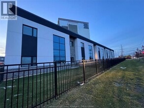 4400 Laurier Pkwy in Lasalle, ON - Building Photo - Building Photo