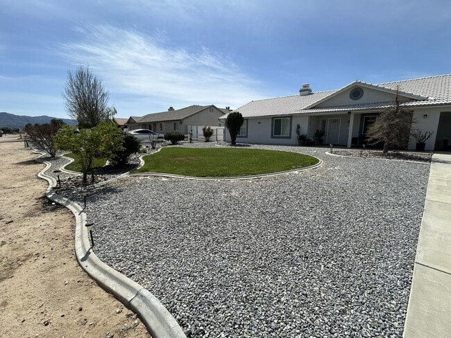 7450 Paisley Ave in Hesperia, CA - Building Photo - Building Photo