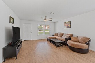 401 Wyeth St, Unit SI ID1492690P in Taylor, TX - Foto de edificio - Building Photo