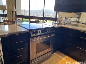 300 Wai Nani Way in Honolulu, HI - Building Photo - Building Photo