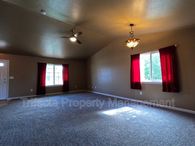 3627 Glenbarr Ct in Fort Collins, CO - Building Photo - Building Photo