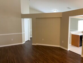 1004 Cristelle Jean Dr in Ruskin, FL - Building Photo - Building Photo