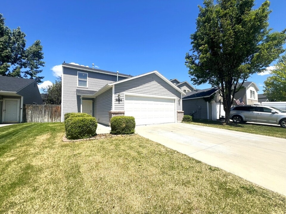 9656 W Shelborne Dr in Boise, ID - Building Photo