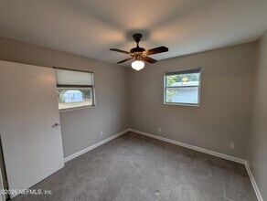 1657 Louvre Dr in Jacksonville, FL - Building Photo - Building Photo