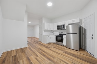 5629 W Girard Ave in Philadelphia, PA - Building Photo - Building Photo